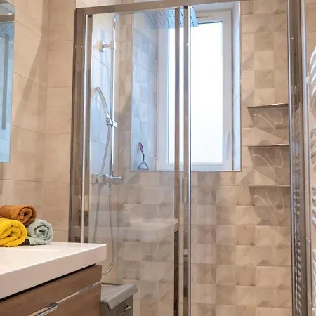 Le 11 A 5 Min De L'hypercentre D'epernay 6 Personnes 아파트