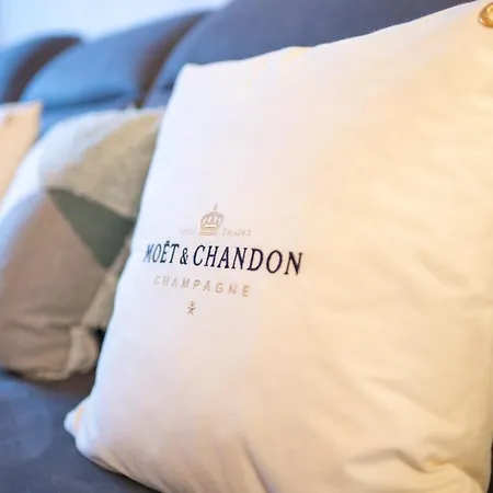 Le 11 A 5 Min De L'hypercentre D'epernay 6 Personnes 아파트