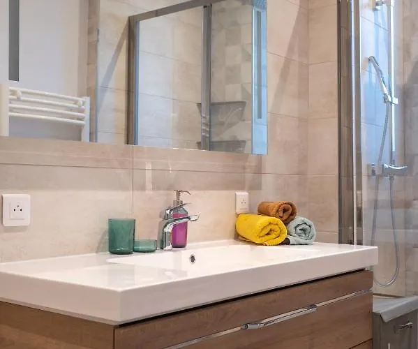 Le 11 A 5 Min De L'hypercentre D'epernay 6 Personnes Appartement