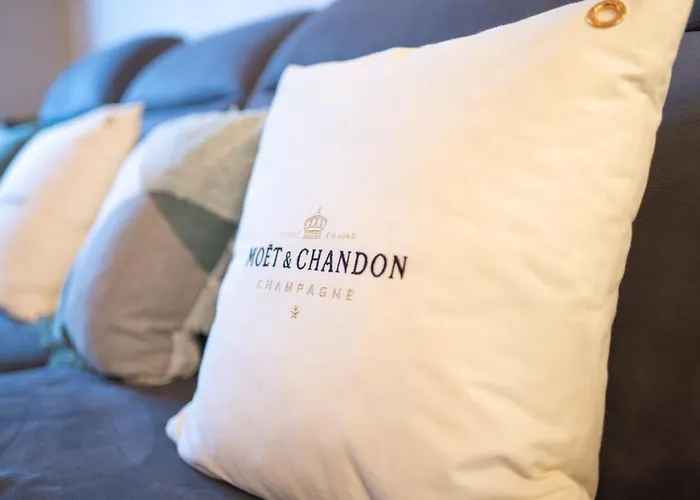 Le 11 A 5 Min De L'hypercentre D'epernay 6 Personnes Appartement